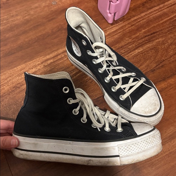 Converse Shoes - Black hightop platform converse